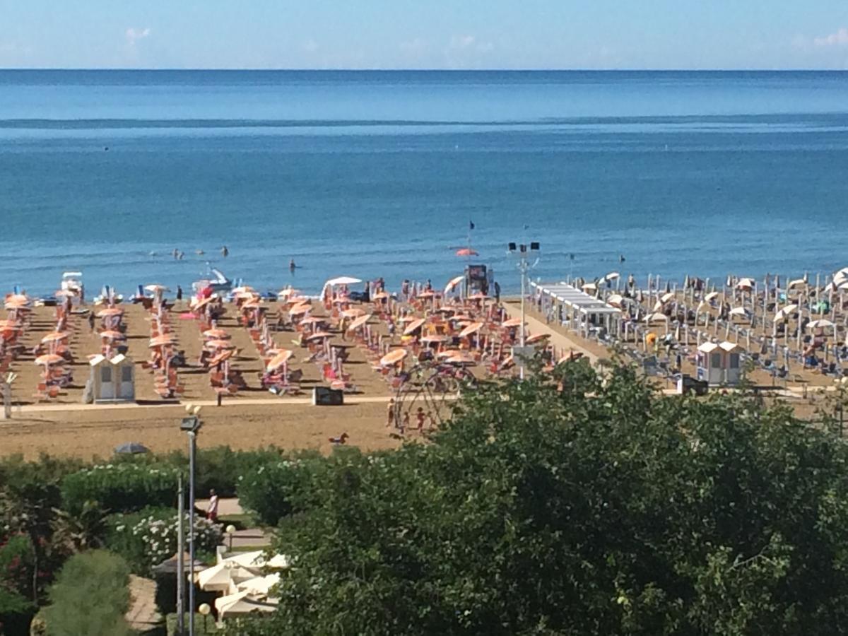Bel Sole - Appartamenti Bibione Bagian luar foto